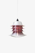 Vintage Lakro hanglamp gelaagd aluminium – rood, Scandinavisch, Mid-century, Lakro, Ophalen of Verzenden, Zo goed als nieuw