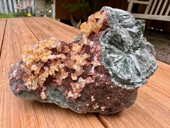 Serafiniet met calciet, Verzamelen, Mineralen en Fossielen, Ophalen of Verzenden
