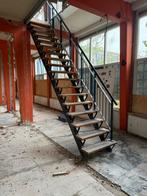 Stalen trap met hardhouten treden | 380 hoog, Ophalen, Gebruikt, 250 mm of meer, Overige typen