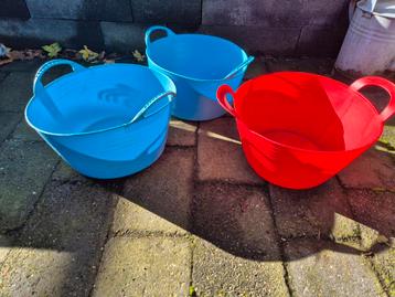 Paarden voeremmers beschikbaar voor biedingen