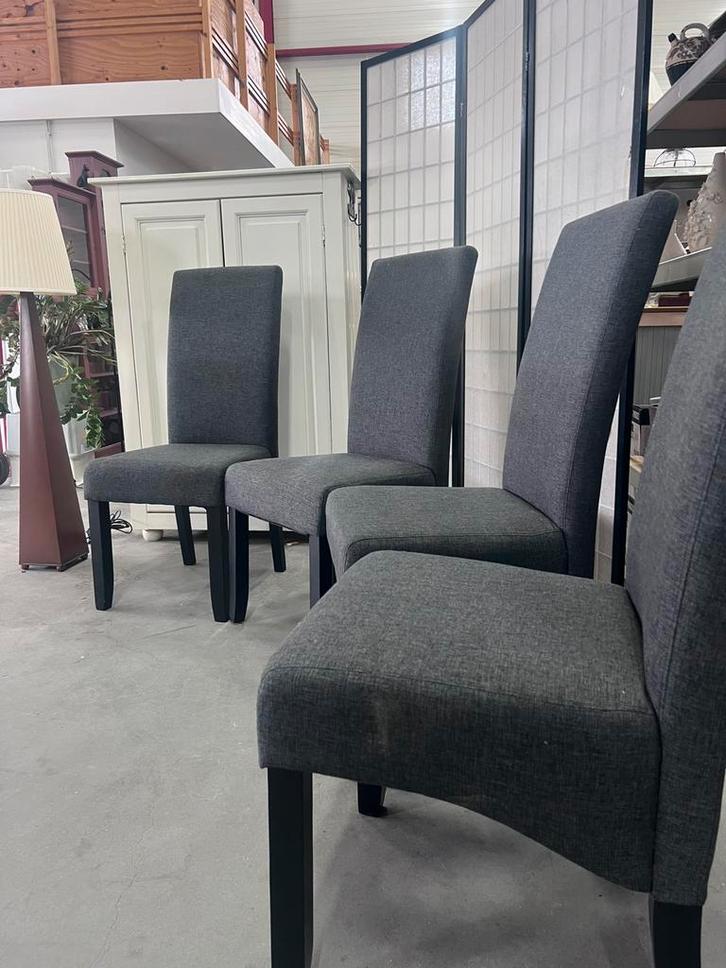 4x JYSK eetkamerstoelen antraciet/grijs – hoge rug, Huis en Inrichting, Stoelen, Zo goed als nieuw, Vier, Stof, Grijs, Ophalen of Verzenden