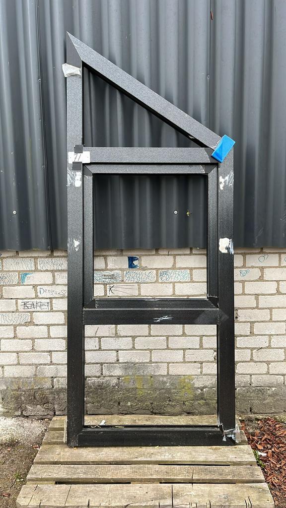 (71) Nieuw kunststof raamkozijn draai kiep, Doe-het-zelf en Verbouw, Kozijnen en Schuifpuien, Nieuw, Raamkozijn, Kunststof, 225 cm of meer