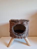 Kattenhuisje met imitatie bont, Ophalen