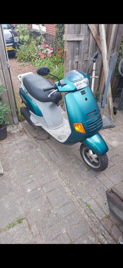 TE KOOP  172CC WATERGEKOELT, Fietsen en Brommers, Scooters | Piaggio, Zo goed als nieuw, Overige modellen, Ophalen of Verzenden