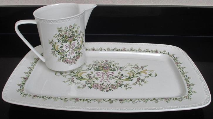 villeroy & boch  borden, koppen,kan dienblad,gastenkannetjes, Huis en Inrichting, Keuken | Servies, Zo goed als nieuw, Kop(pen) en/of Schotel(s)