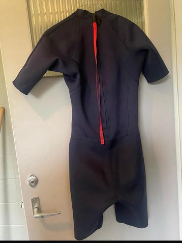 Wetsuits beschikbaar voor biedingen