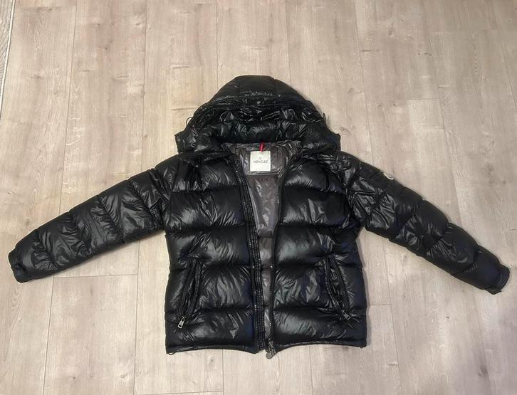 Moncler maya - Maat M - met NFC scan - 100% ganzendons, Kleding | Heren, Jassen | Winter, Gedragen, Maat 48/50 (M), Zwart, Ophalen of Verzenden
