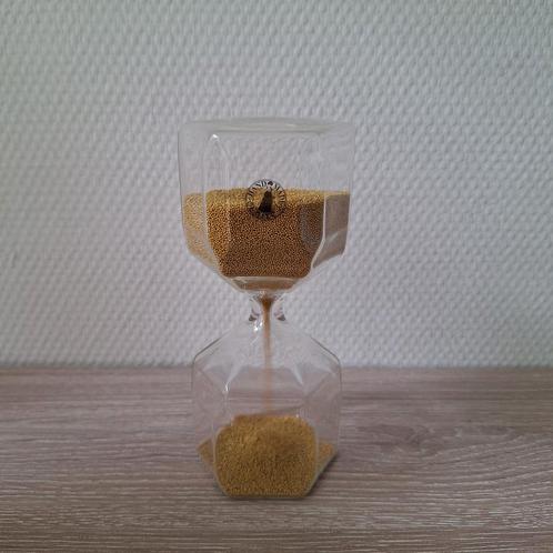 Ikea Tillsyn glazen zandloper met goud gekleurde elementen, Verzamelen, Glas en Borrelglaasjes, Zo goed als nieuw, Ophalen of Verzenden
