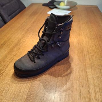 bergschoenen  beschikbaar voor biedingen