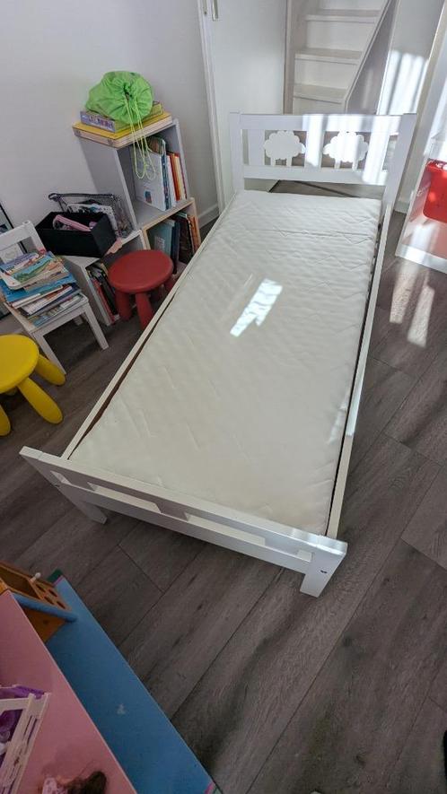 Peuterbed 70x160 met bedhekje en matras, Kinderen en Baby's, Kinderkamer | Bedden, Zo goed als nieuw, 140 tot 160 cm, 70 tot 85 cm