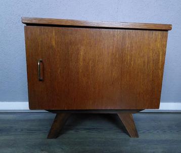 Nachtkastje/kastje, retro/vintage beschikbaar voor biedingen