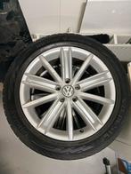 VW Tiguan Velgen met Winterbanden 235/50 R18, Auto-onderdelen, Banden en Velgen, 18 inch, Gebruikt, Banden en Velgen, 235 mm