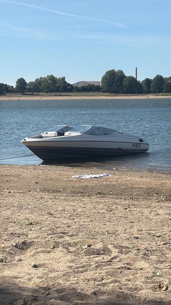 Zeer nette en technisch goede bayliner Capri vaarklaar, Watersport en Boten, Speedboten, Zo goed als nieuw, 3 tot 6 meter, Benzine