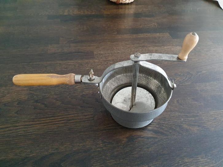 Brocante roerzeef, Antiek en Kunst, Antiek | Keukenbenodigdheden, Ophalen of Verzenden