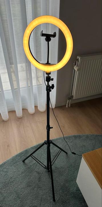 Selfie Statief met Ringlamp - Perfect voor Vlogs! beschikbaar voor biedingen