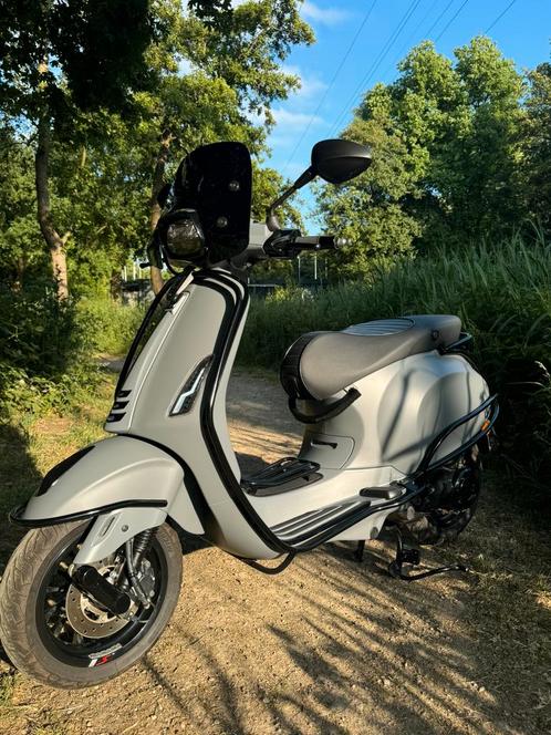 Vespa sprint E4 ‘Matt Nardo Grey’ 2020 brom, Fietsen en Brommers, Scooters | Vespa, Gebruikt, Overige modellen, Maximaal 45 km/u