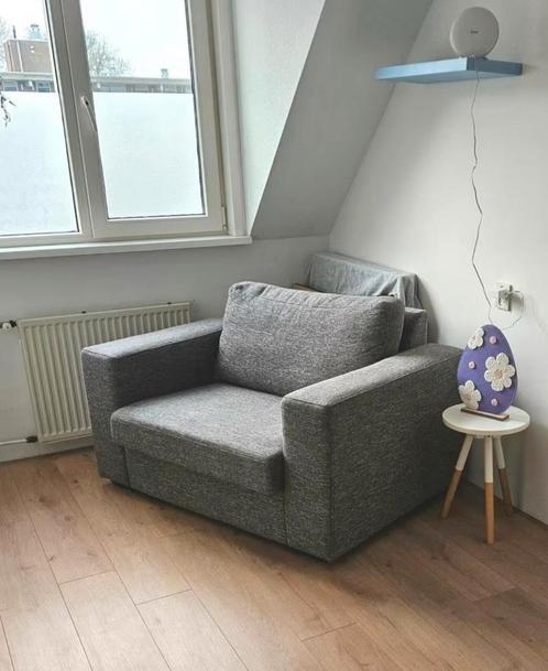 Loveseat grijs, Huis en Inrichting, Banken | Bankstellen, Zo goed als nieuw, Minder dan 150 cm, Ophalen