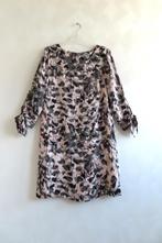 Jurk Mididress Grijs Roze H&M mt 38 (4819), Maat 38/40 (M), H&M, Ophalen of Verzenden, Zo goed als nieuw