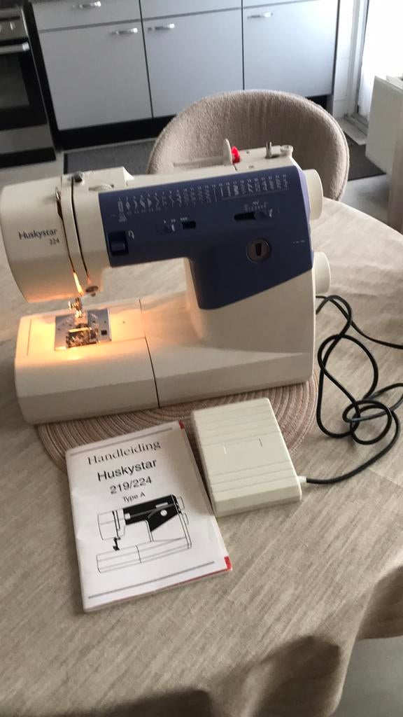 Naaimachine Huskystar 219 224 Tip A, Ophalen of Verzenden, Zo goed als nieuw, Naaimachine, Overige merken