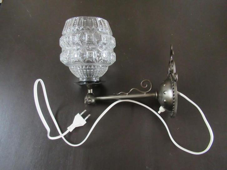 Antieke Smeedijzeren wandlamp verstelbaar 1 B&B, Huis en Inrichting, Lampen | Wandlampen, Zo goed als nieuw, Glas, Metaal, Ophalen of Verzenden