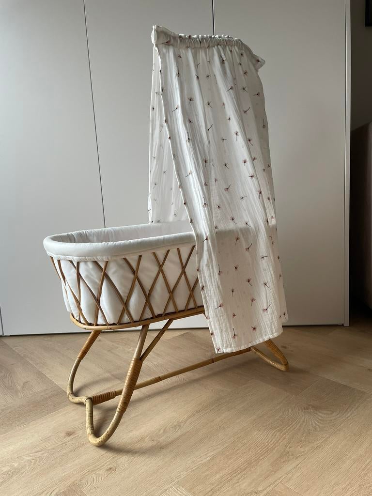 Rotan poppenwiegje, Ophalen, Wieg