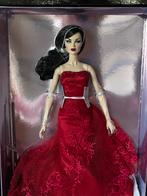 Fashion Royalty Anja Scarlett Hex NRFB, Verzamelen, Poppen, Ophalen of Verzenden, Zo goed als nieuw, Fashion Doll