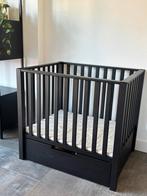 Mat zwarte box Mees met lade., Kinderen en Baby's, Ophalen, Gebruikt, Rechthoekig, In hoogte verstelbaar