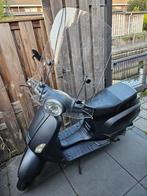 Scooter senzo riva lux 45km geel kenteken, Fietsen en Brommers, Snorfietsen en Snorscooters, Ophalen, Gebruikt, Overige merken