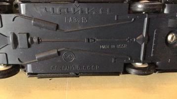 USSR Model GAZ 13 Zwart 1:43 beschikbaar voor biedingen