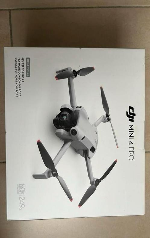 DJI Mini 4 Pro Fly More Combo (RC 2), Audio, Tv en Foto, Drones, Zo goed als nieuw, Drone met camera, Ophalen of Verzenden