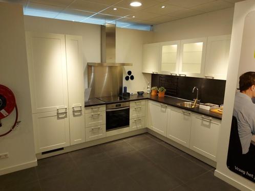 ZM005 Lotus. Grijp je voordeel met dit showroommodel., Huis en Inrichting, Keuken | Complete keukens, Nieuw, Hoekkeuken, Wit, Overige materialen