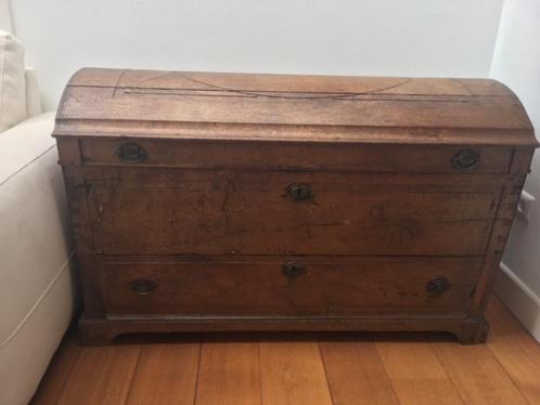 TE KOOP: Antieke bewerkte eikenhouten dekenkist, Antiek en Kunst, Antiek | Meubels | Kasten, Ophalen