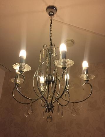 Elegante kroonluchter met kristallen details 6 arms beschikbaar voor biedingen