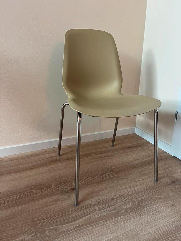 Eetkamerstoel IKEA Broringe Olijfgroen, Huis en Inrichting, Stoelen, Gebruikt, Vijf, Zes of meer stoelen, Kunststof, Overige kleuren