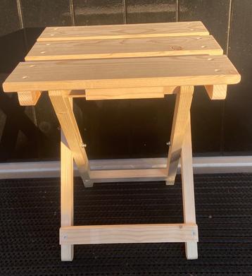 ** NIEUW uitklapbare tafel / kruk hout ** beschikbaar voor biedingen