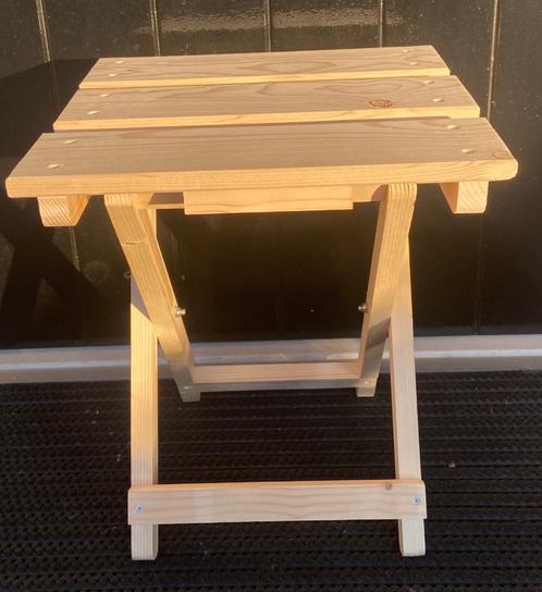 ** NIEUW uitklapbare tafel / kruk hout **, Huis en Inrichting, Krukjes, Nieuw, Hout, Ophalen