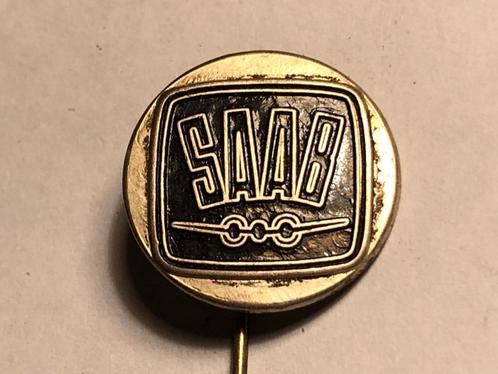 Metalen SAAB Automerk Speld. (Zwart/Metaalkleur)., Verzamelen, Speldjes, Pins en Buttons, Zo goed als nieuw, Speldje of Pin, Transport