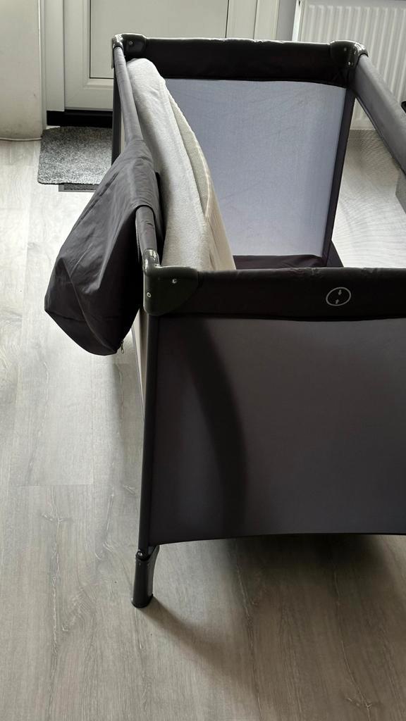 Als nieuw camping bedje incl als nieuw welpur matras 60x120, Kinderen en Baby's, Babywiegjes en Ledikanten, Zo goed als nieuw