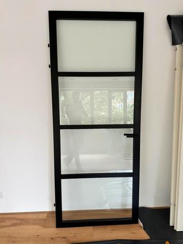 Mooie zwarte houten deur met glas - 95x230 beschikbaar voor biedingen