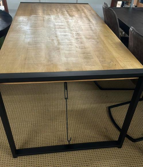 Eettafel Britt, Huis en Inrichting, Overige Huis en Inrichting, Zo goed als nieuw, Ophalen of Verzenden