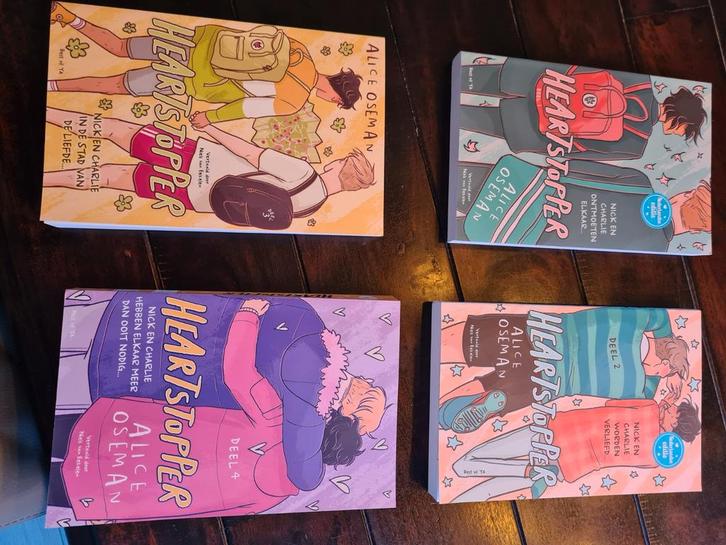 Heartstopper Boeken 1-4 Complete Set, Boeken, Kinderboeken | Jeugd | onder 10 jaar, Gelezen, Fictie algemeen, Ophalen of Verzenden