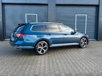 Volkswagen Passat 1.4 TSI GTE pano/dynaudio/trekhaak/massage, Blauw, Plug-in hybride, Hybride Elektrisch/Benzine, 1600 kg