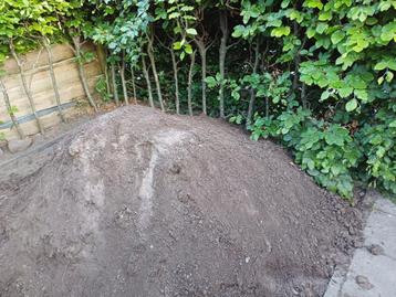 Schoon zwart zand GRATIS ! zsm ophalen beschikbaar voor biedingen