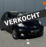 Toyota Aygo 1.0 5DRS 2011 | Navigatie | Trekha. | Airco | DO, Voorwielaandrijving, Stof, Zwart, Metallic lak