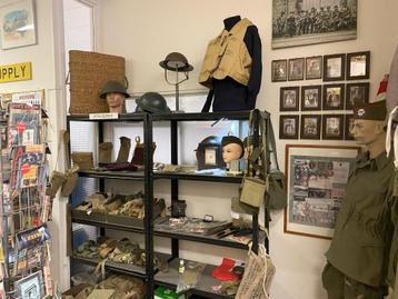 Amerikaans, Raf en Briste Uniformen en equipment beschikbaar voor biedingen
