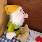 Sneezy knuffel dwerg van Sneeuwwitje en de 7 dwergen 27 cm, Ophalen of Verzenden