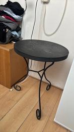 Zwart metalen tafeltje Ikea, Huis en Inrichting, Tafels | Bijzettafels, Ophalen, Minder dan 55 cm, Gebruikt, Metaal of Aluminium