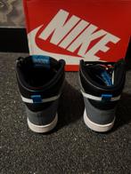 Nike Dunk High Junior - Maat 37,5, Kleding | Dames, Schoenen, Ophalen, Zo goed als nieuw, Grijs, Sneakers of Gympen