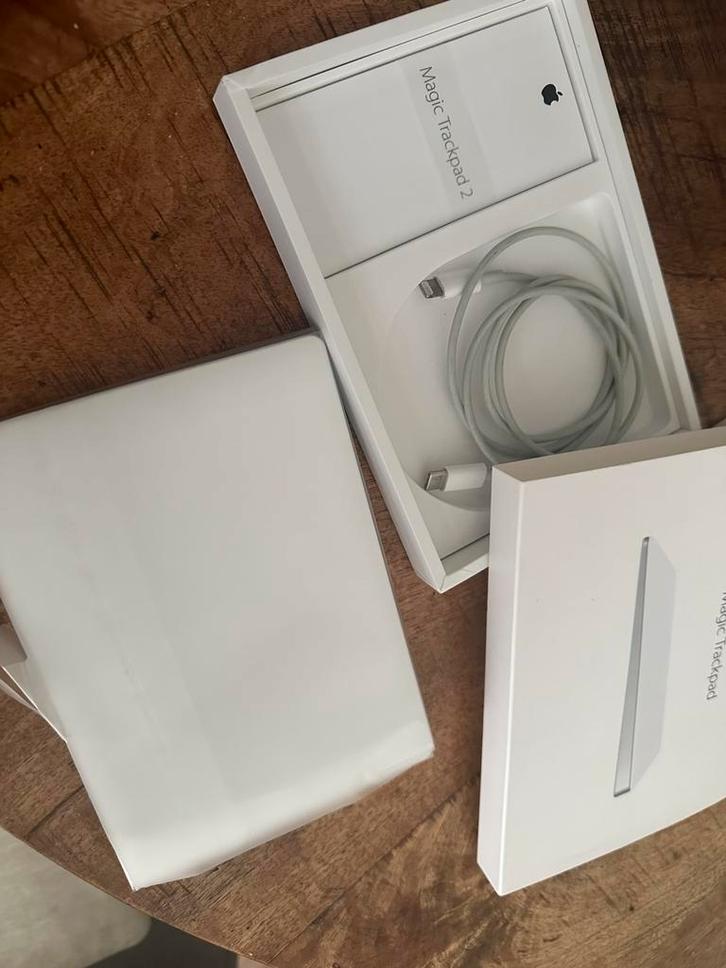 Apple Magic Trackpad 2 zgan in de doos, Computers en Software, Muizen, Zo goed als nieuw, Ophalen of Verzenden
