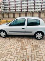 Renault Clio 1.2 16V 3DR 2005 2002 Grijs, Auto's, 74 pk, 31 €/maand, 4 cilinders, Origineel Nederlands